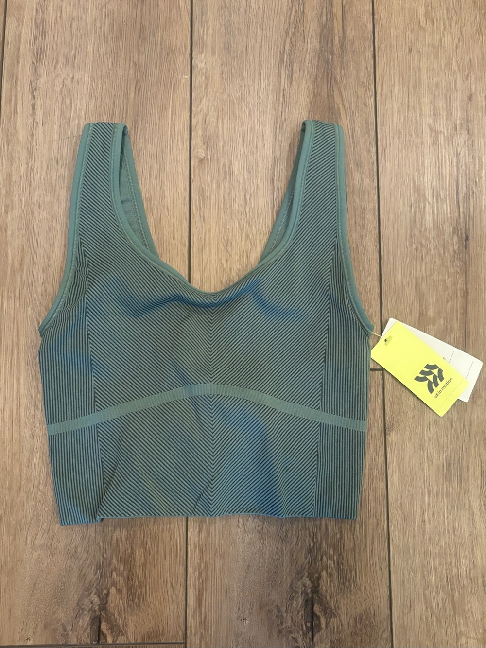 NWT All In Motion Sz S Seamless V-Neck Ribbed Crop Bralette - Olive Green
